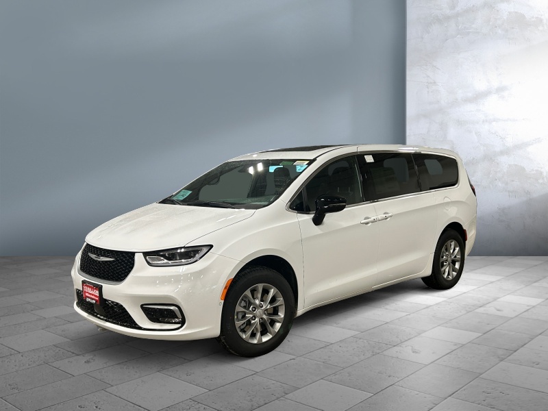 New 2026 Chrysler Pacifica Limited Vans