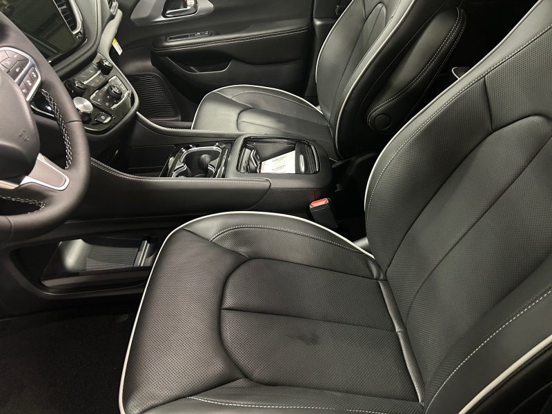 2026 Chrysler Pacifica