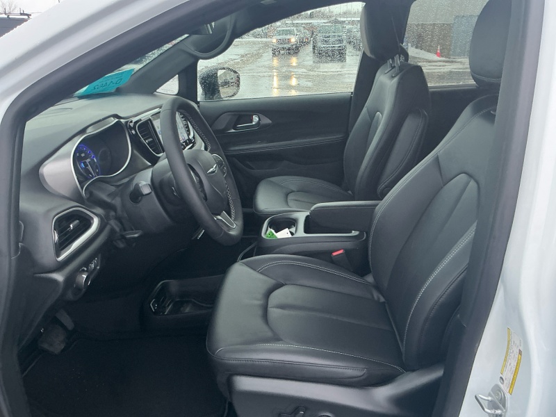 2026 Chrysler Voyager