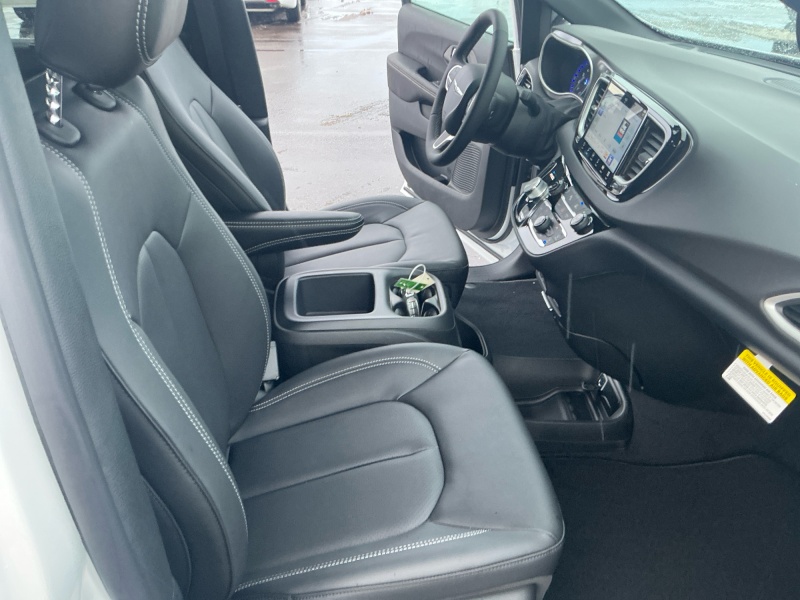 2026 Chrysler Voyager