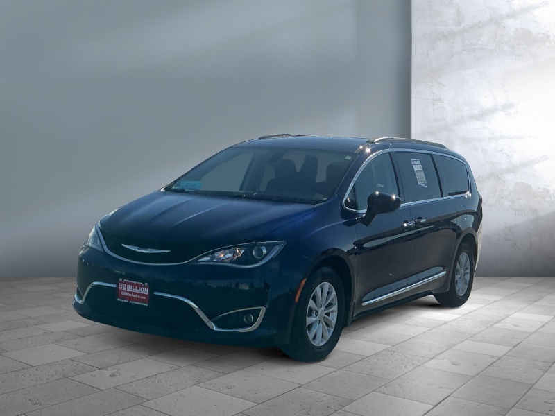 Used 2017 Chrysler Pacifica Touring-L Vans