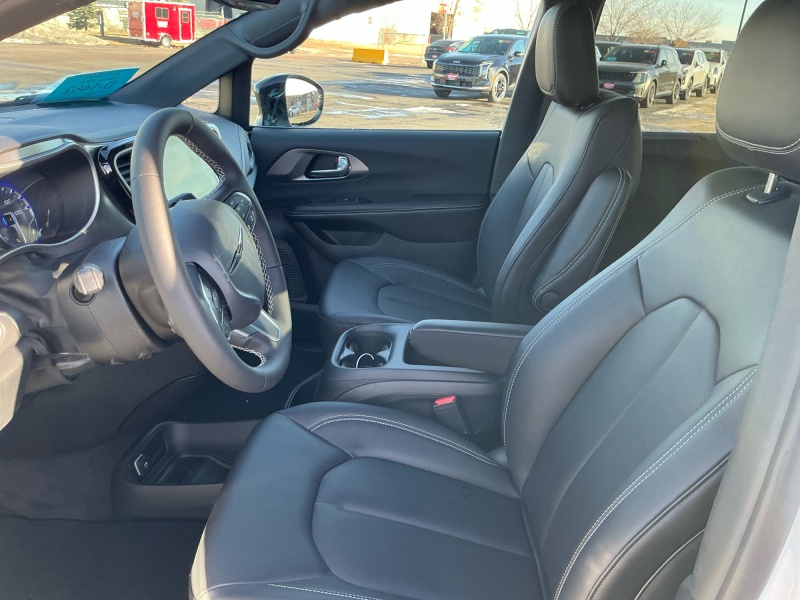 2026 Chrysler Pacifica