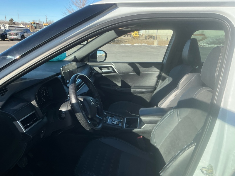 2023 Mitsubishi Outlander