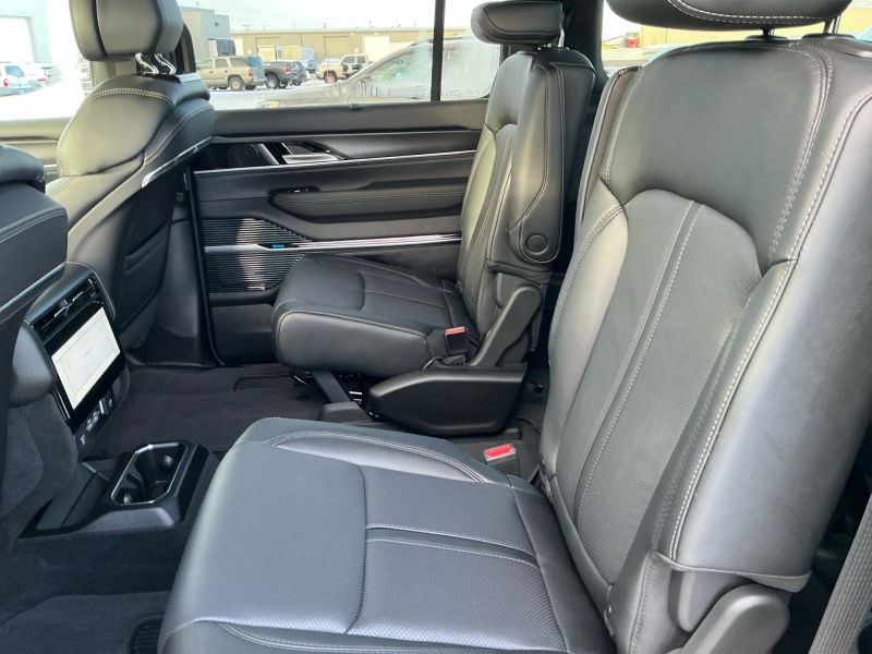 2026 Jeep Grand Wagoneer L