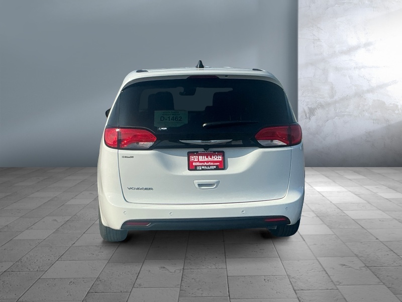 2026 Chrysler Voyager