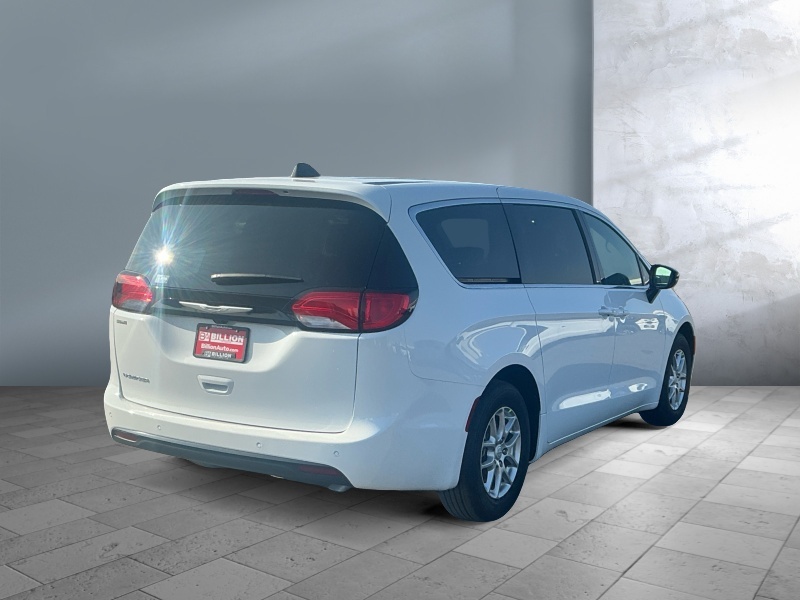 2026 Chrysler Voyager