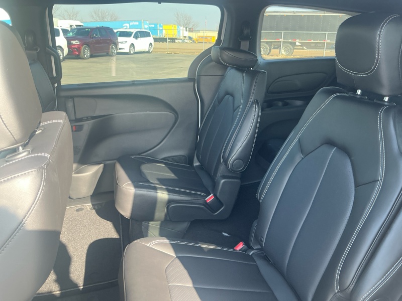 2026 Chrysler Voyager