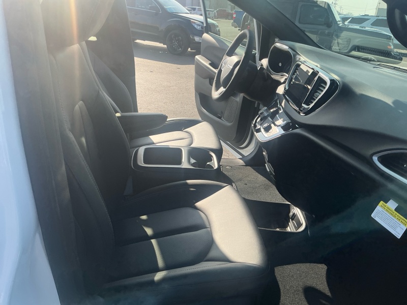 2026 Chrysler Voyager