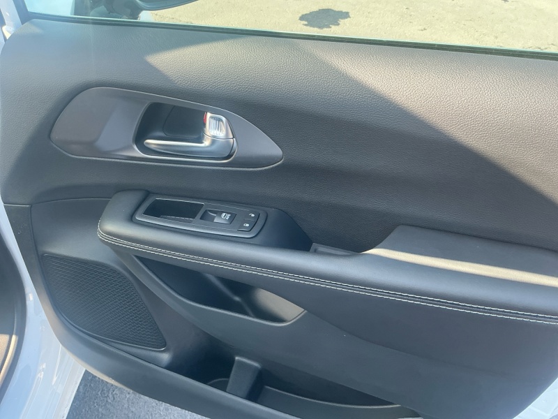 2026 Chrysler Voyager