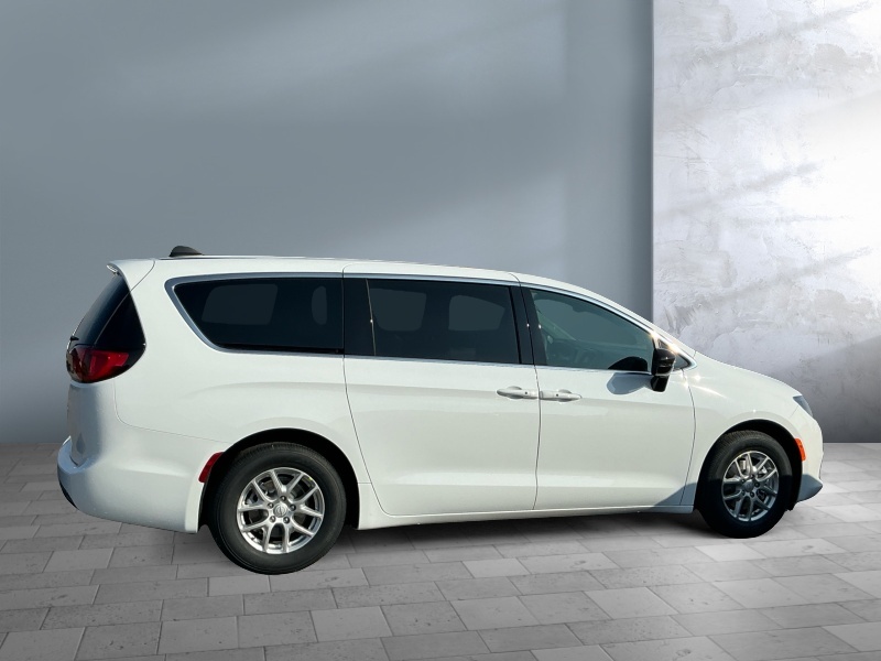 2026 Chrysler Voyager