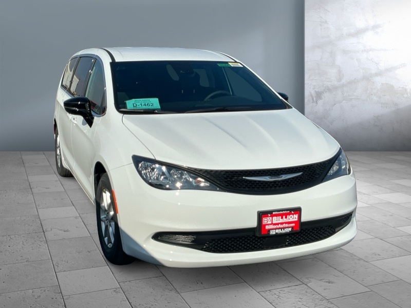 2026 Chrysler Voyager