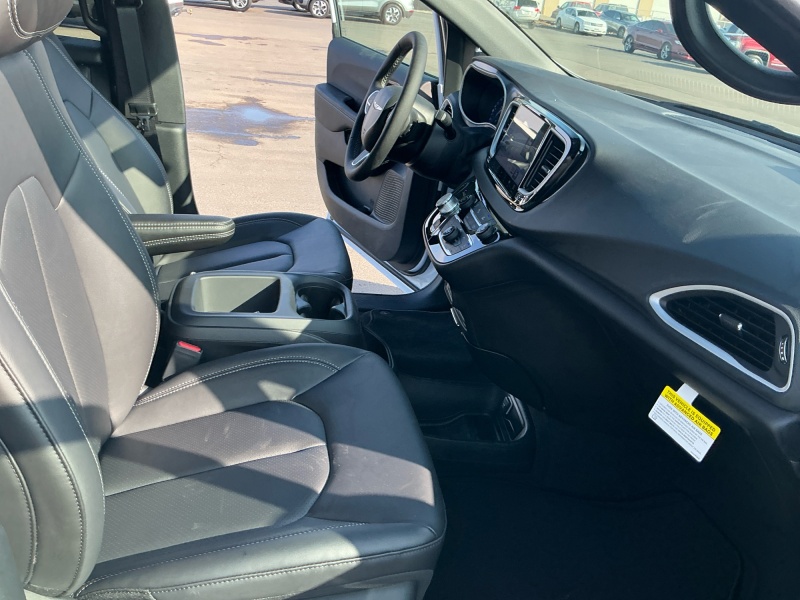 2026 Chrysler Voyager