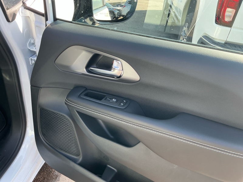 2026 Chrysler Voyager