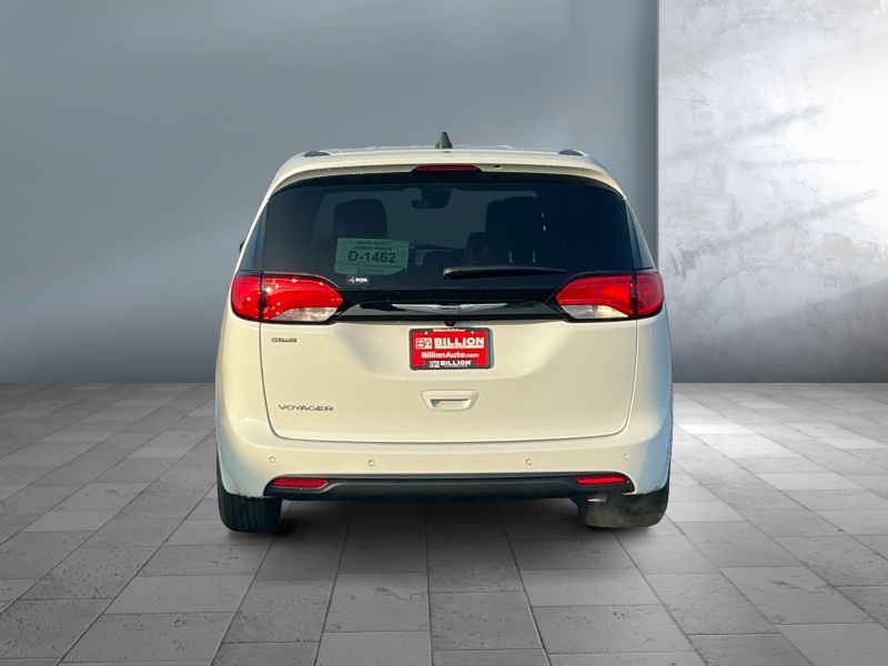 2026 Chrysler Voyager