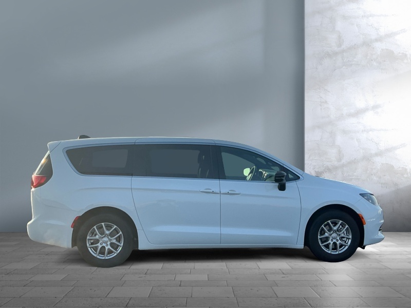 2026 Chrysler Voyager