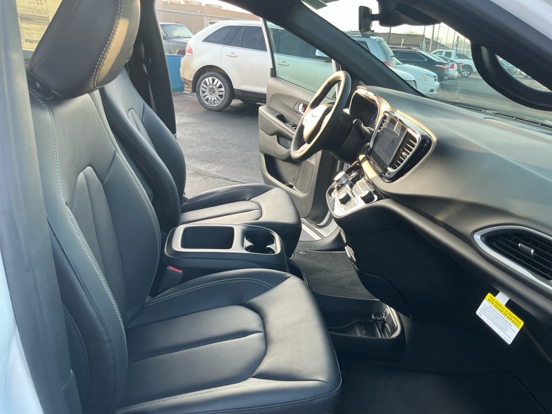 2026 Chrysler Voyager