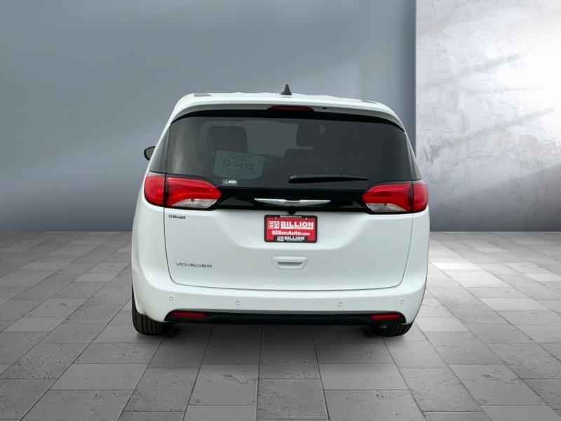 2026 Chrysler Voyager