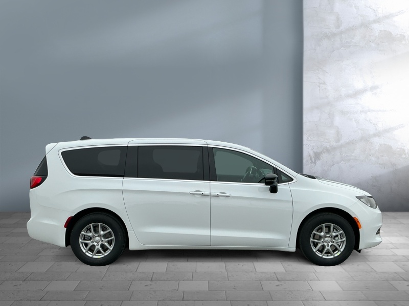 2026 Chrysler Voyager