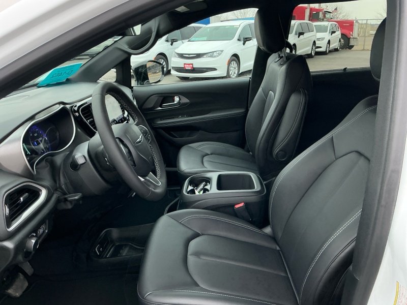 2026 Chrysler Voyager