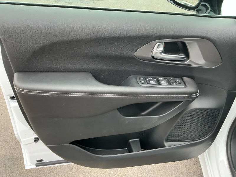 2026 Chrysler Voyager