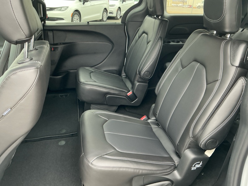 2026 Chrysler Voyager