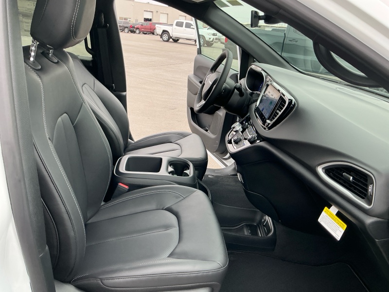 2026 Chrysler Voyager