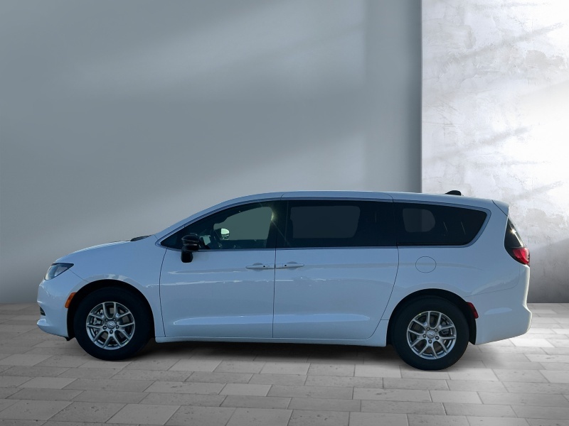 2026 Chrysler Voyager
