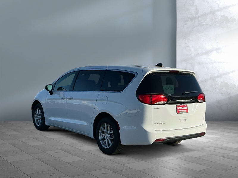 2026 Chrysler Voyager