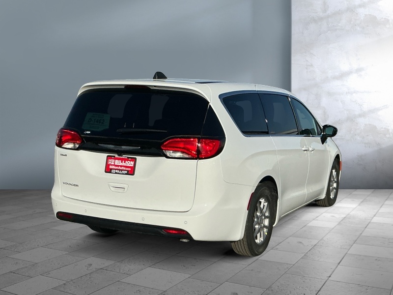 2026 Chrysler Voyager