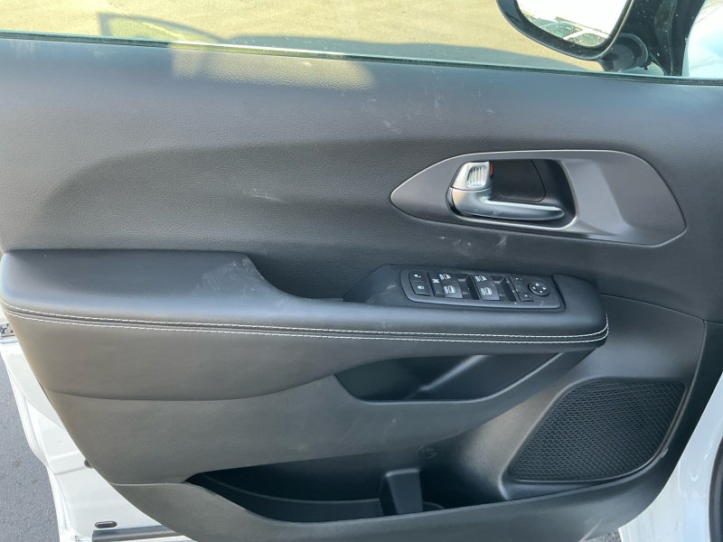 2026 Chrysler Voyager