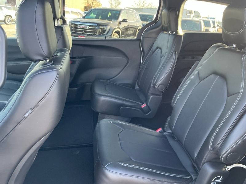 2026 Chrysler Voyager