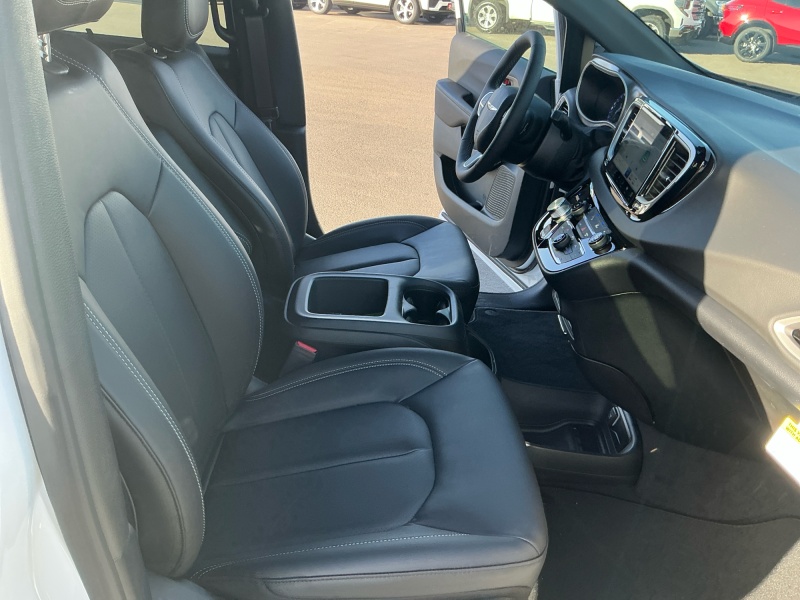 2026 Chrysler Voyager