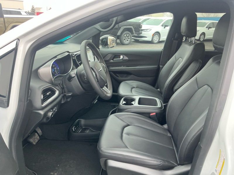 2026 Chrysler Voyager