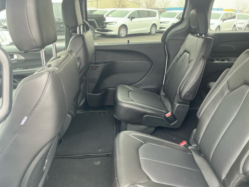 2026 Chrysler Voyager