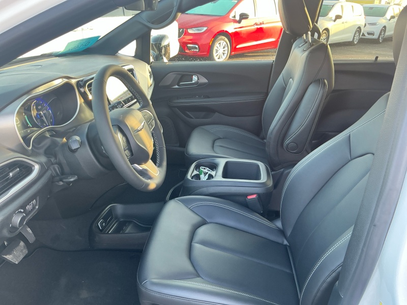 2026 Chrysler Voyager