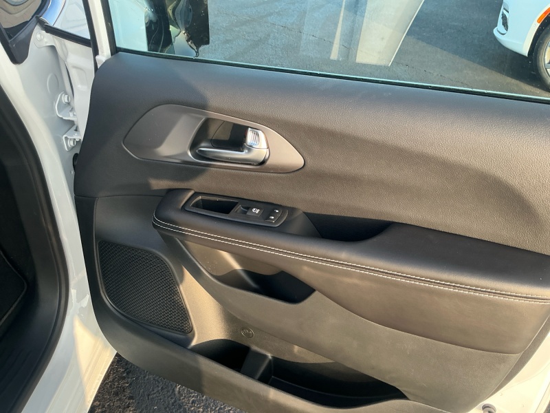 2026 Chrysler Voyager