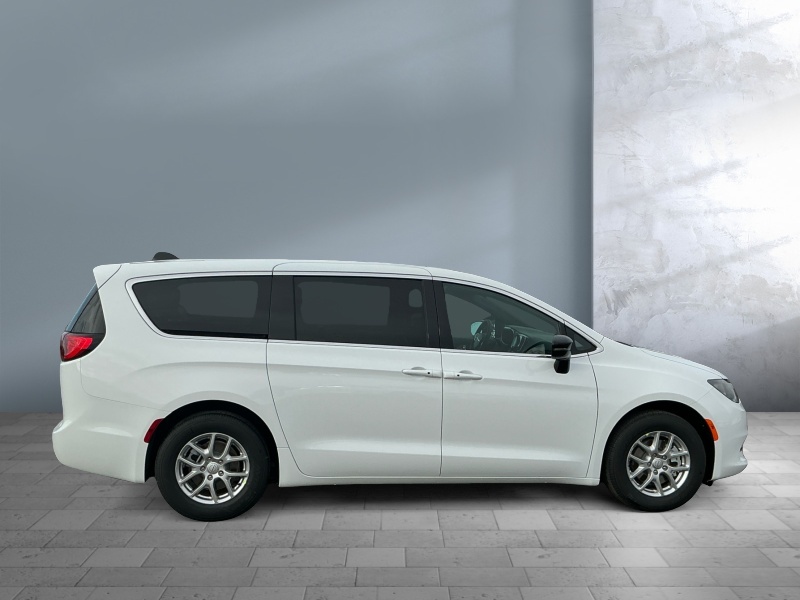 2026 Chrysler Voyager