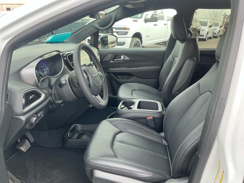 2026 Chrysler Voyager