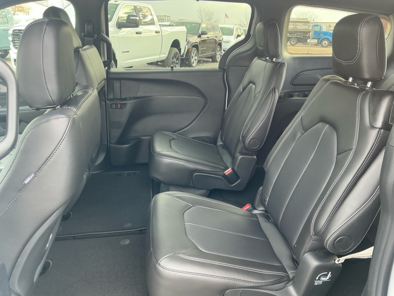 2026 Chrysler Voyager