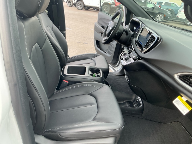 2026 Chrysler Voyager