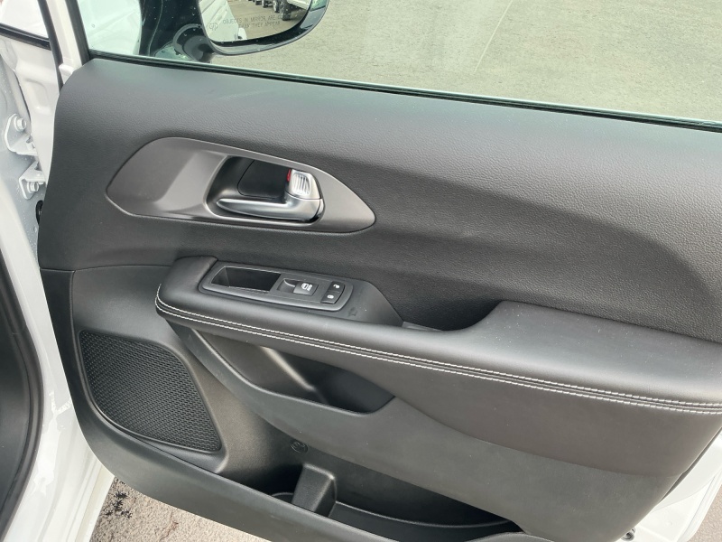 2026 Chrysler Voyager