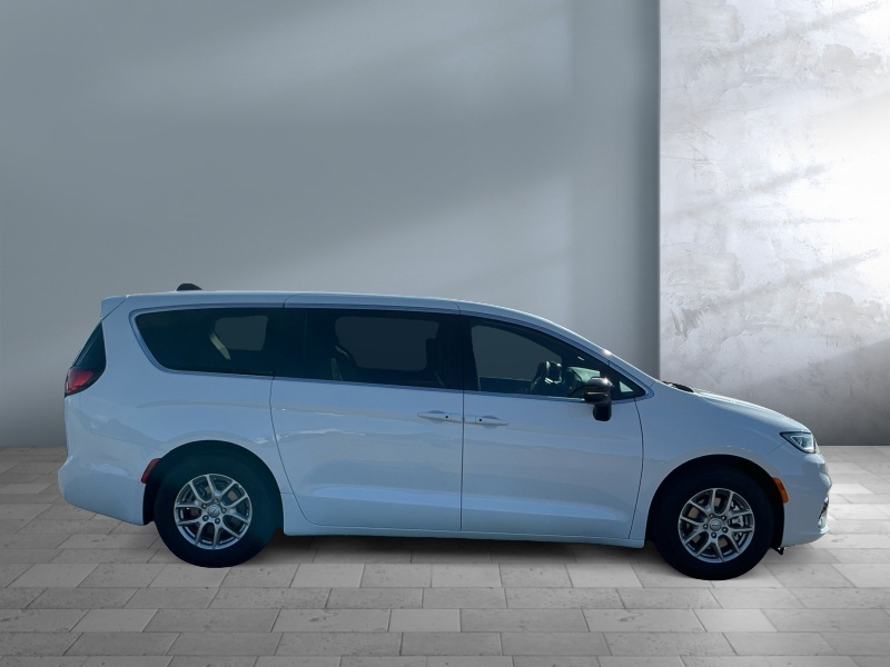 2026 Chrysler Pacifica