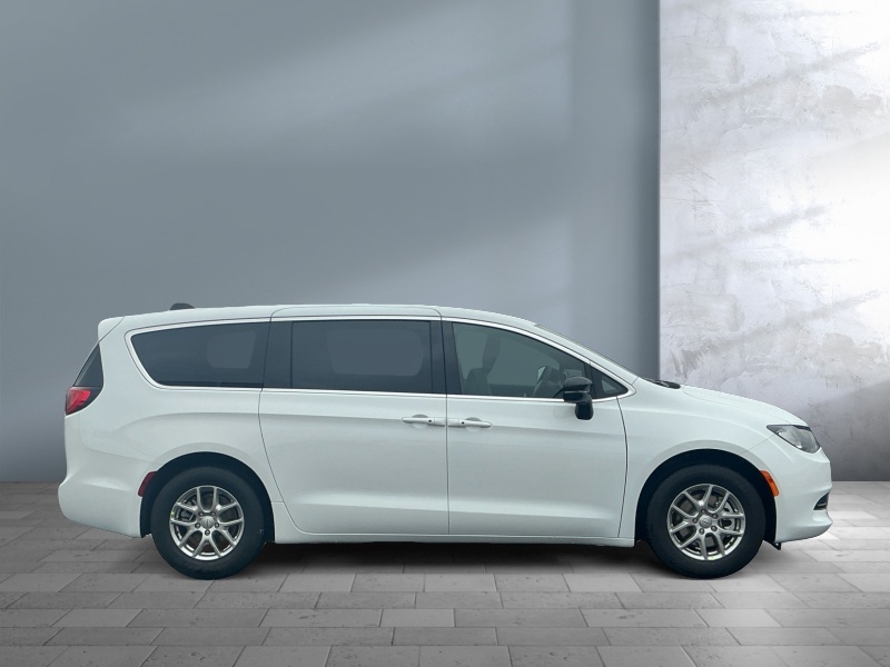 2026 Chrysler Voyager