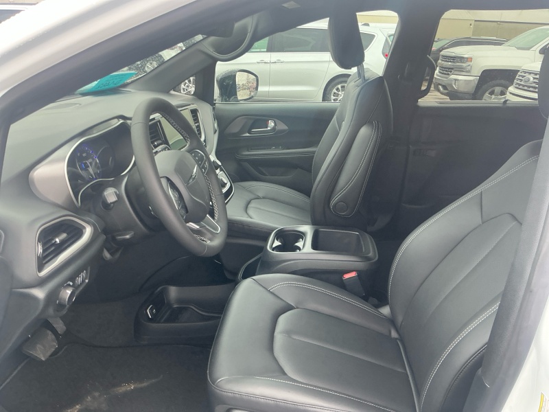 2026 Chrysler Voyager