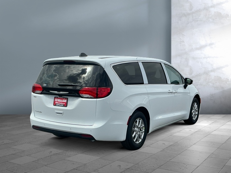 2026 Chrysler Voyager