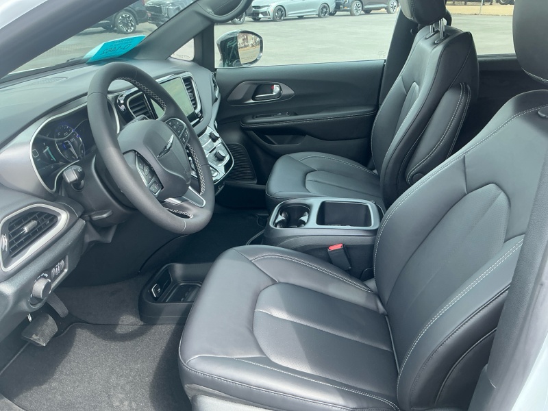 2026 Chrysler Voyager