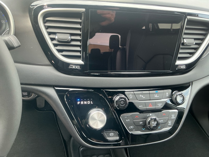 2026 Chrysler Voyager