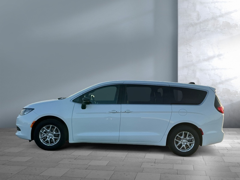 2026 Chrysler Voyager