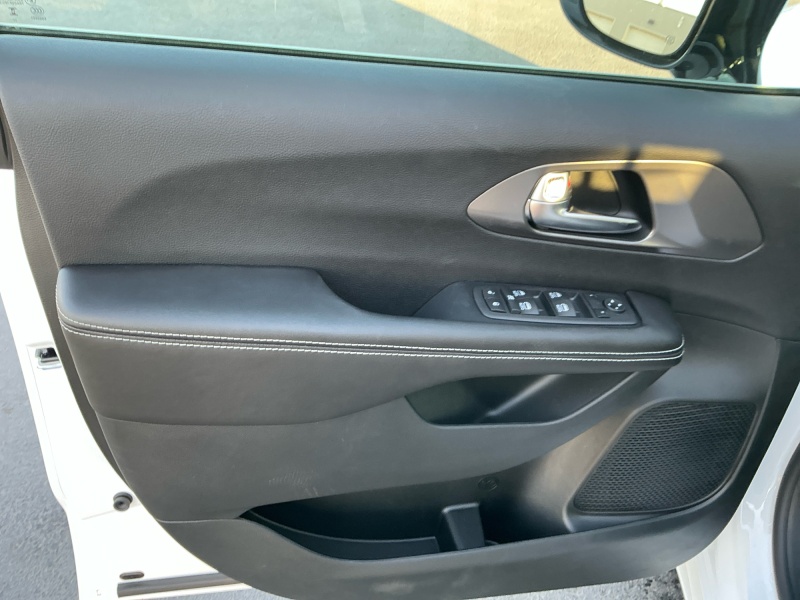 2026 Chrysler Voyager