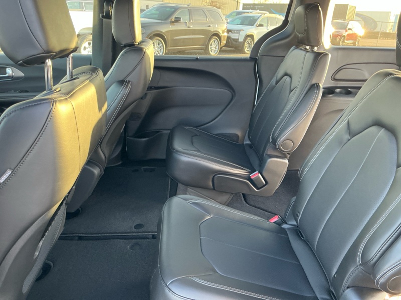 2026 Chrysler Voyager